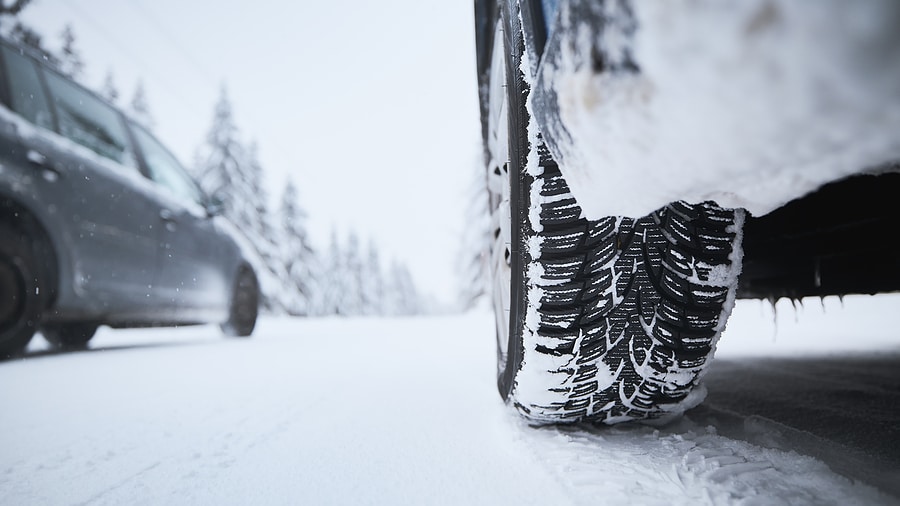 4 Safety Tips for Long Winter Drives